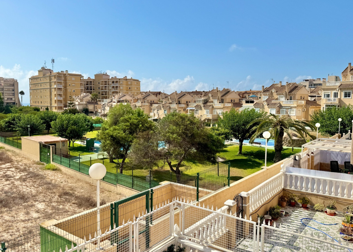 Venta - Villa / Semi separado - Torrevieja - Torreblanca