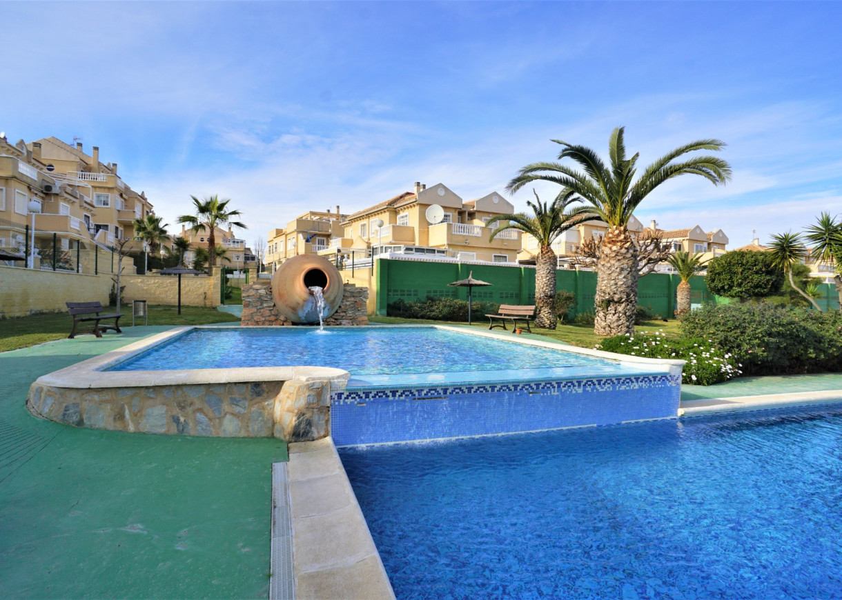 Venta - Villa / Semi separado - Torrevieja - Torreblanca