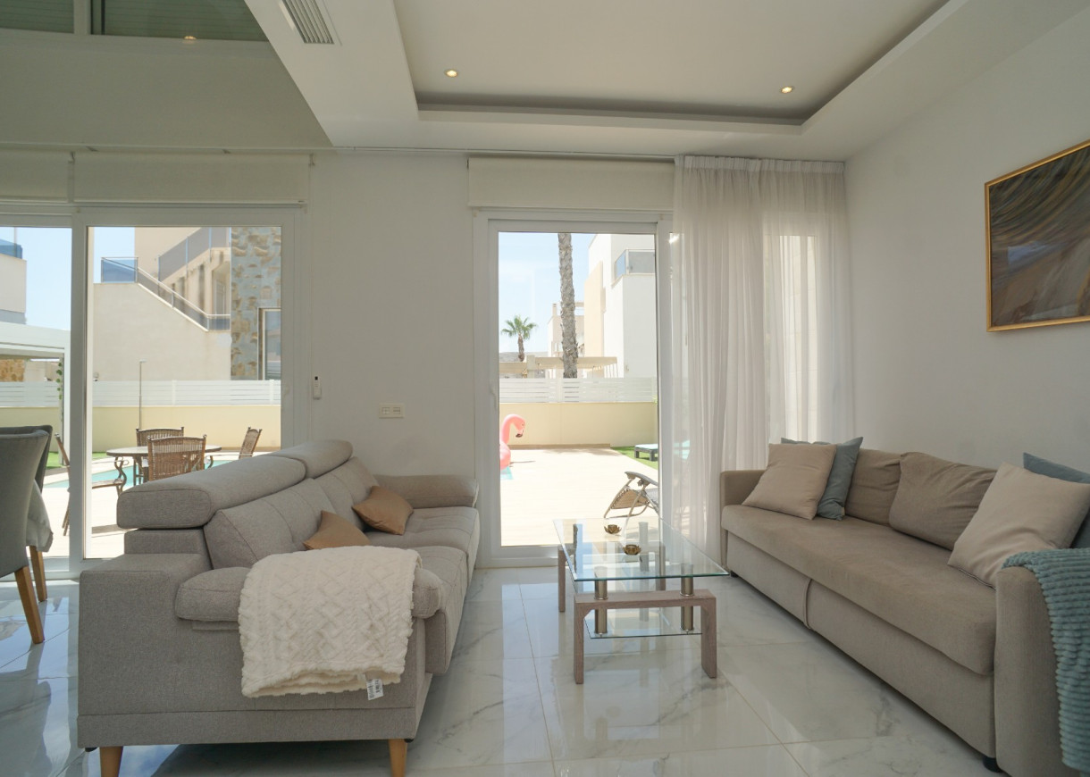 Resale - Villa - Torrevieja - Torreblanca