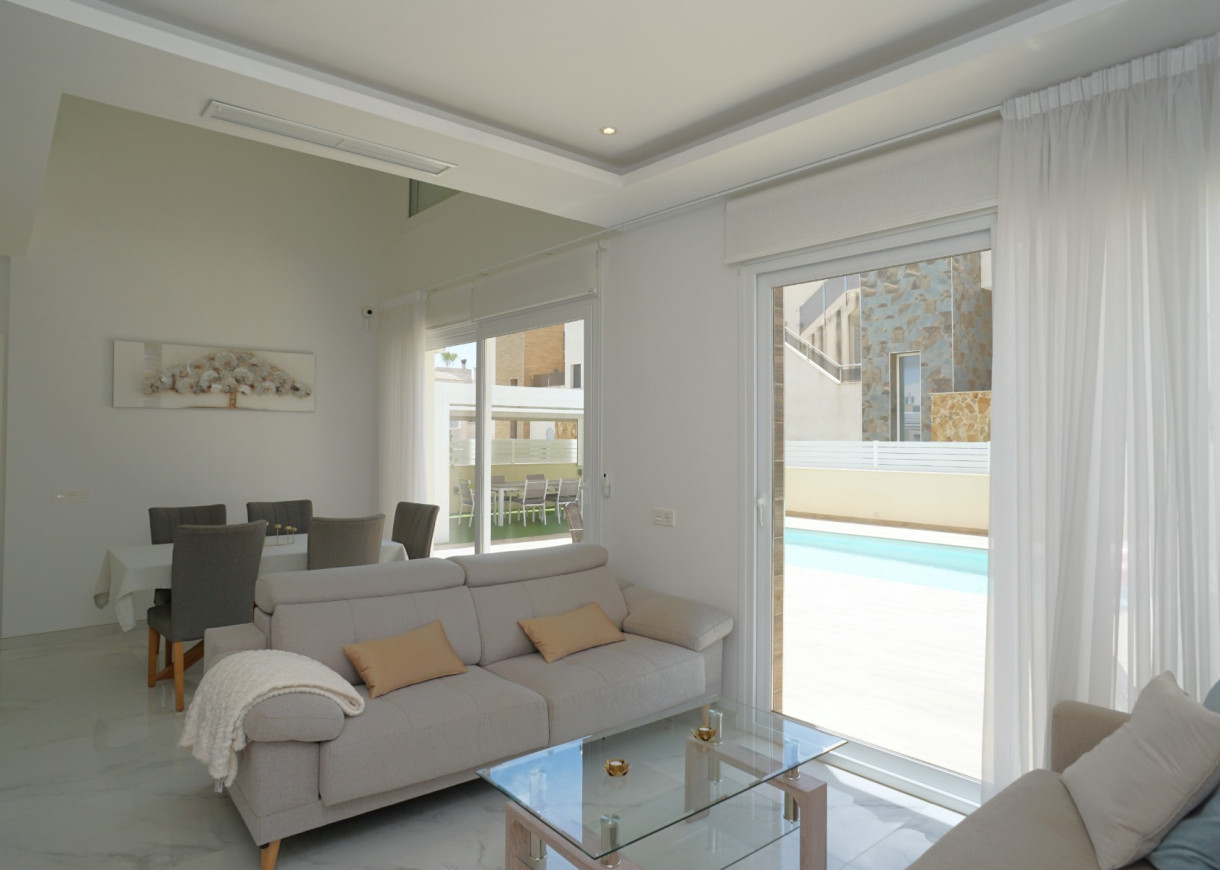 Resale - Villa - Torrevieja - Torreblanca