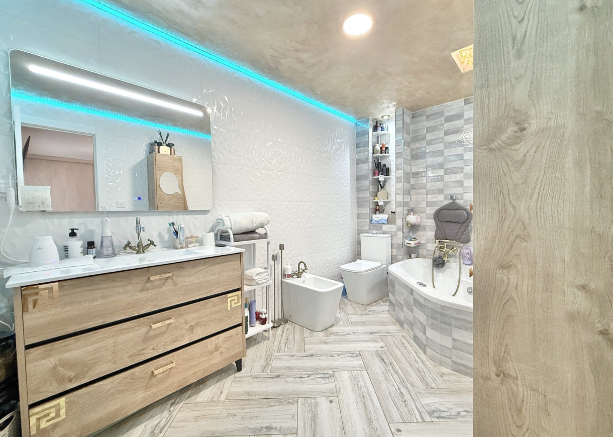 Resale - Bungalow - Torrevieja - San Luis / La Siesta