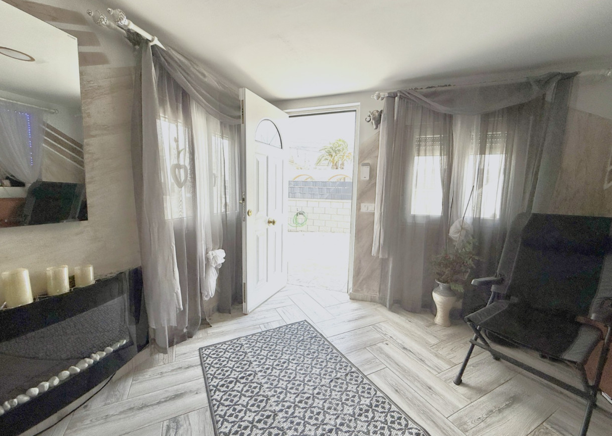 Resale - Bungalow - Torrevieja - San Luis / La Siesta