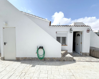 Resale - Bungalow - Torrevieja - San Luis / La Siesta