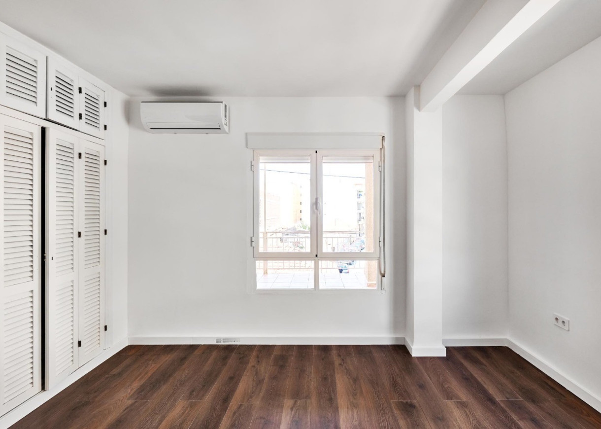 Resale - Apartment - Torrevieja - Playa del Cura