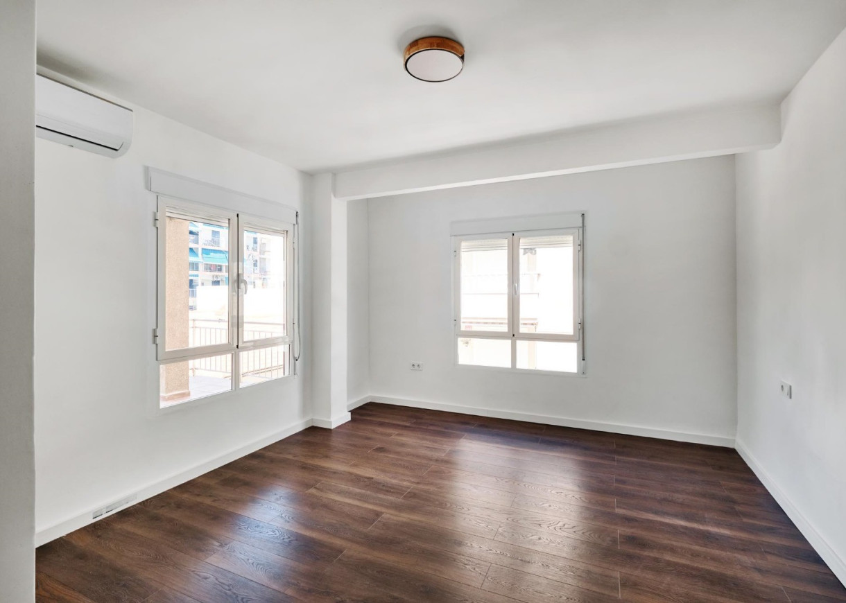 Resale - Apartment - Torrevieja - Playa del Cura