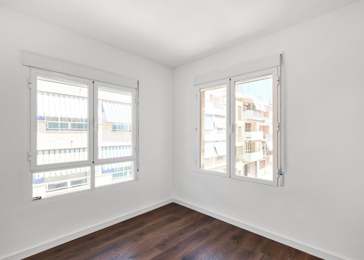 Resale - Apartment - Torrevieja - Playa del Cura
