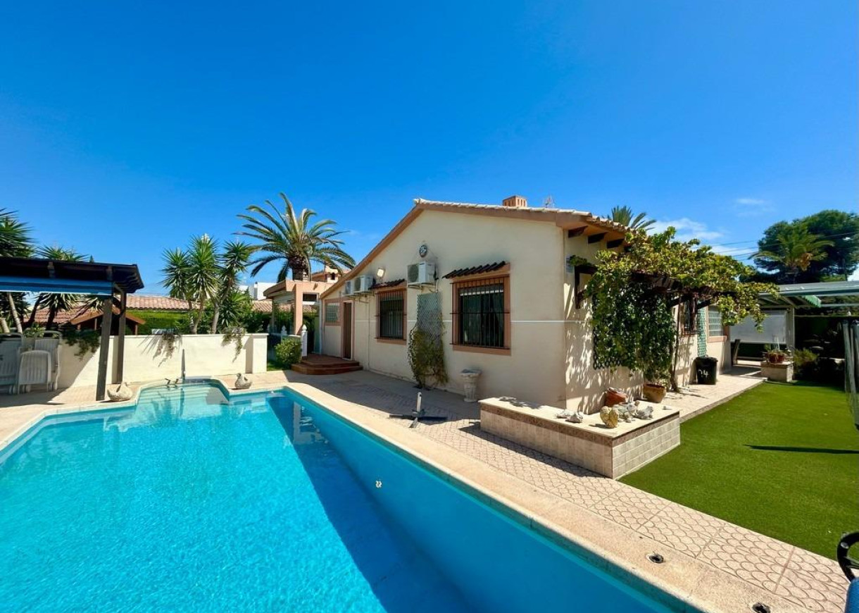 Resale - Villa - Orihuela Costa - Cabo Roig