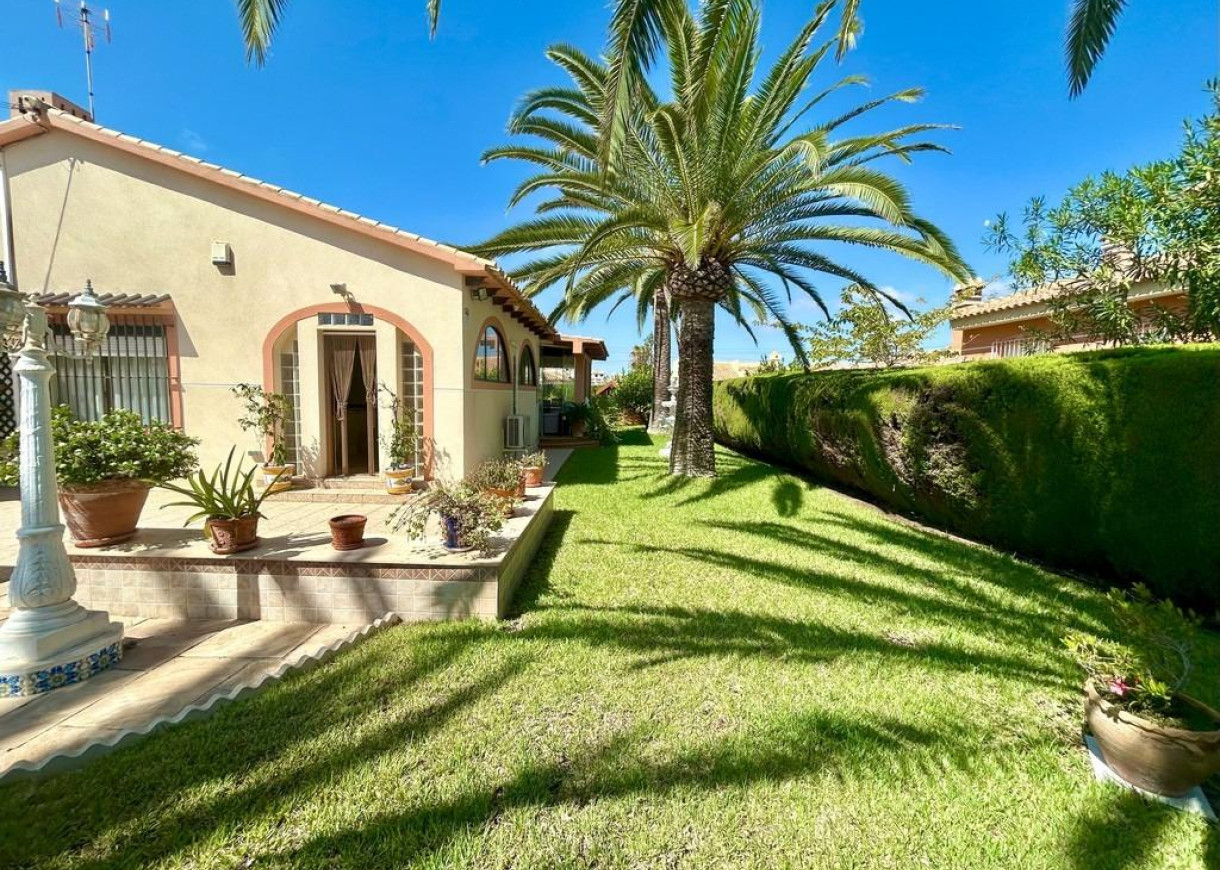 Resale - Villa - Orihuela Costa - Cabo Roig