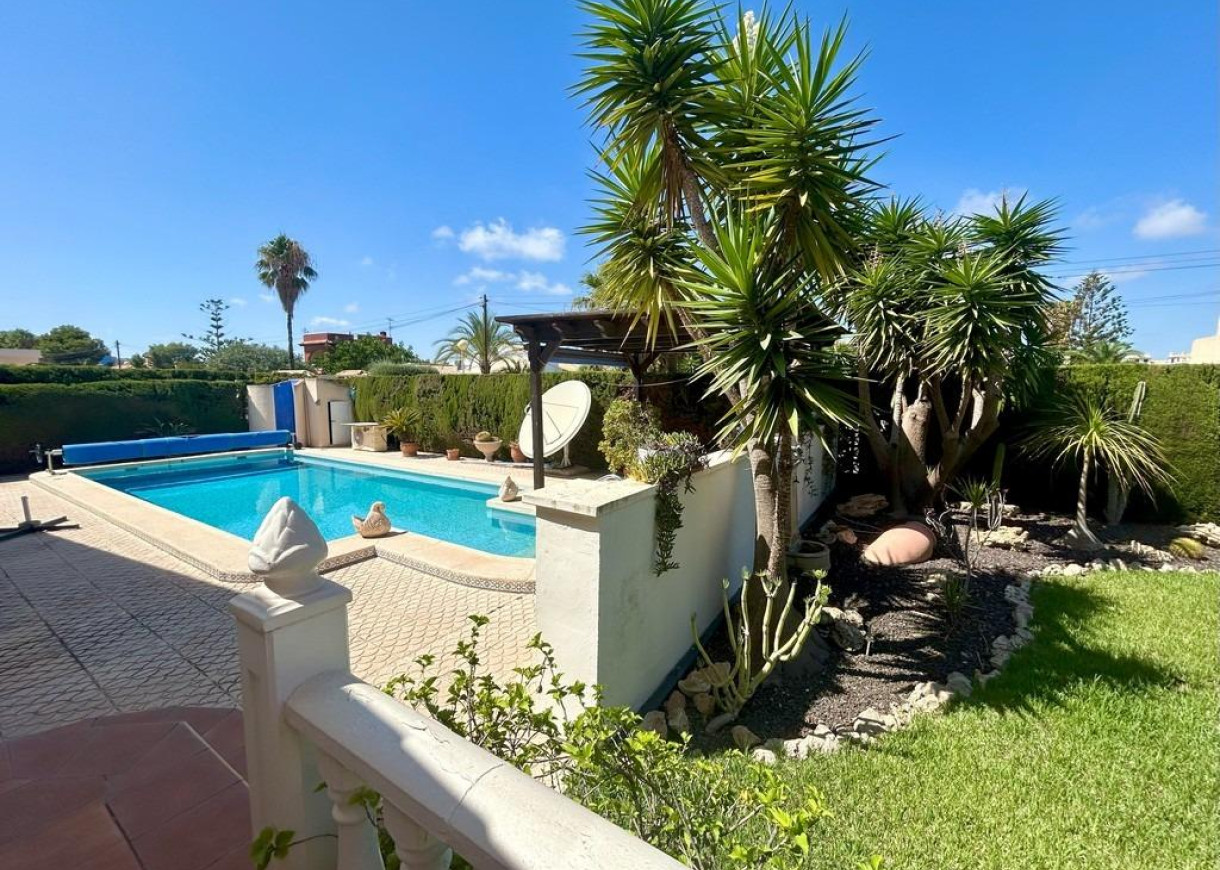 Resale - Villa - Orihuela Costa - Cabo Roig