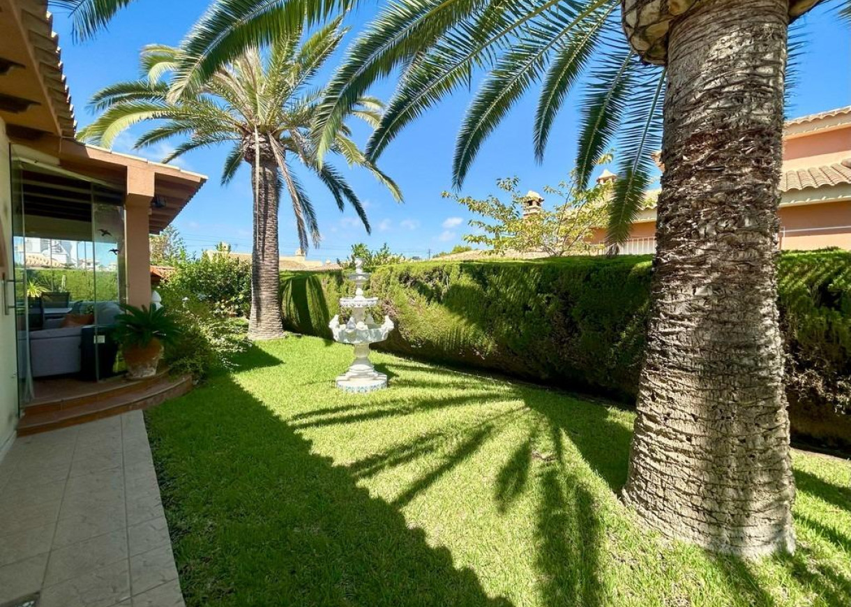 Resale - Villa - Orihuela Costa - Cabo Roig