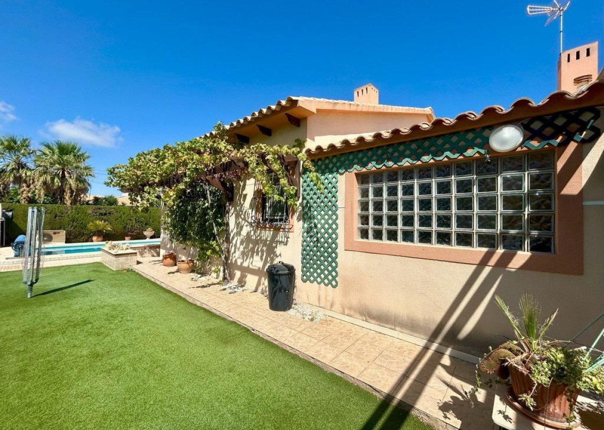 Resale - Villa - Orihuela Costa - Cabo Roig