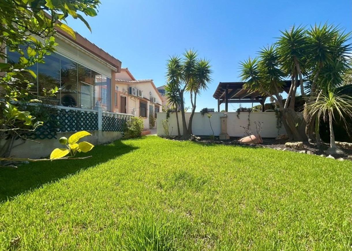 Resale - Villa - Orihuela Costa - Cabo Roig