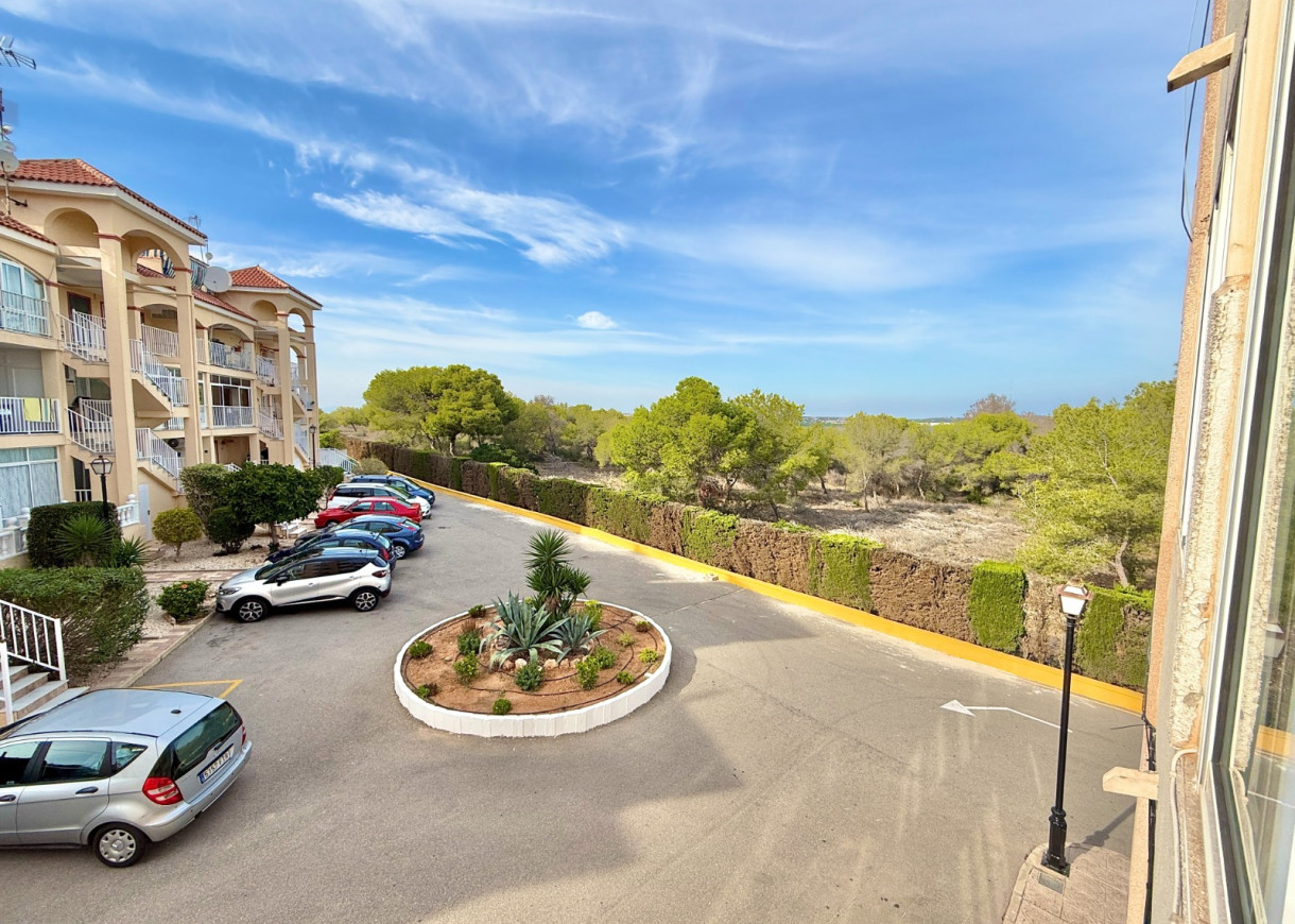 Resale - Apartment - Torrevieja - San Luis / La Siesta