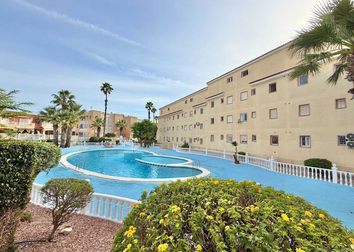 Resale - Apartment - Torrevieja - San Luis / La Siesta