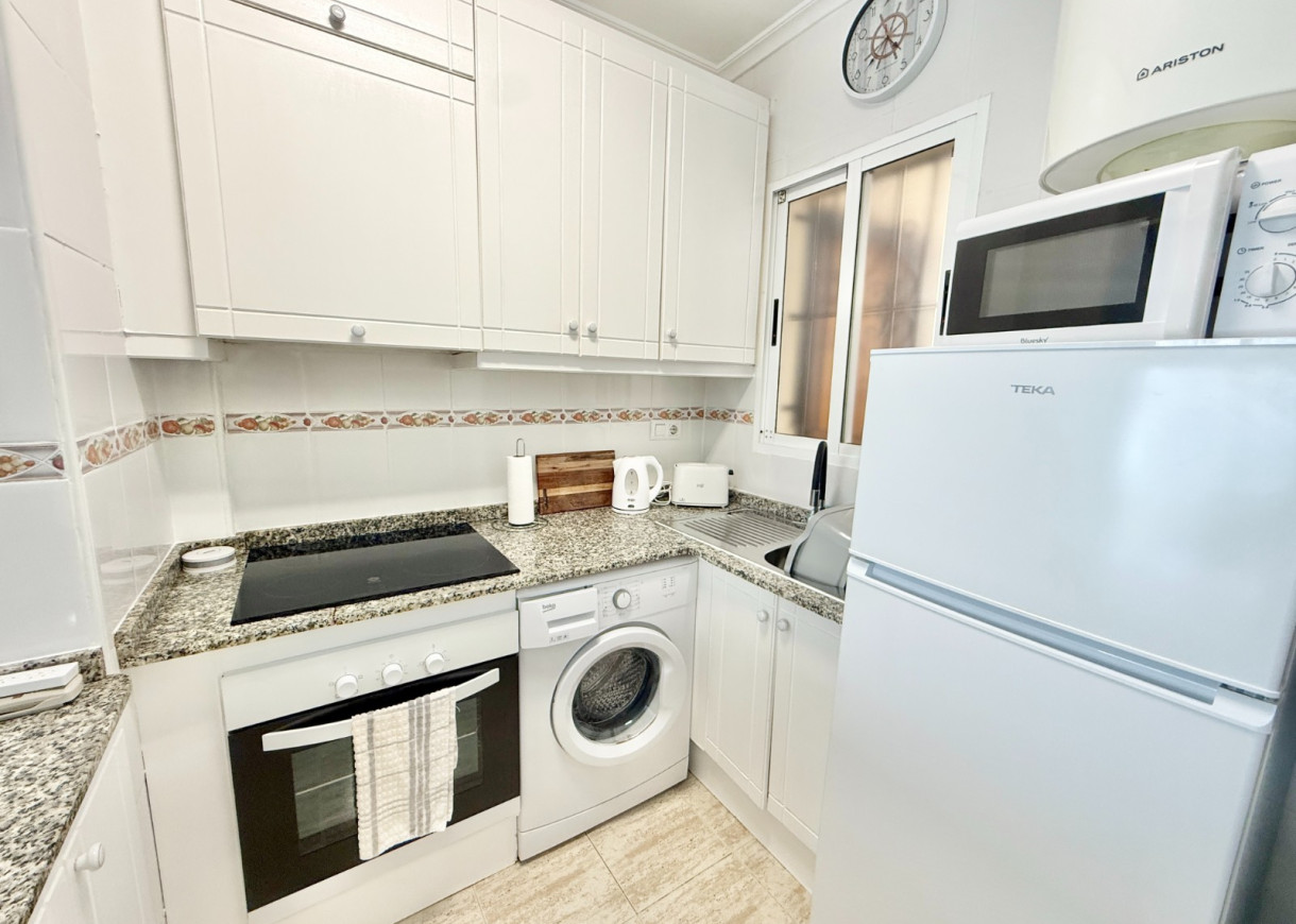 Resale - Apartment - Torrevieja - San Luis / La Siesta