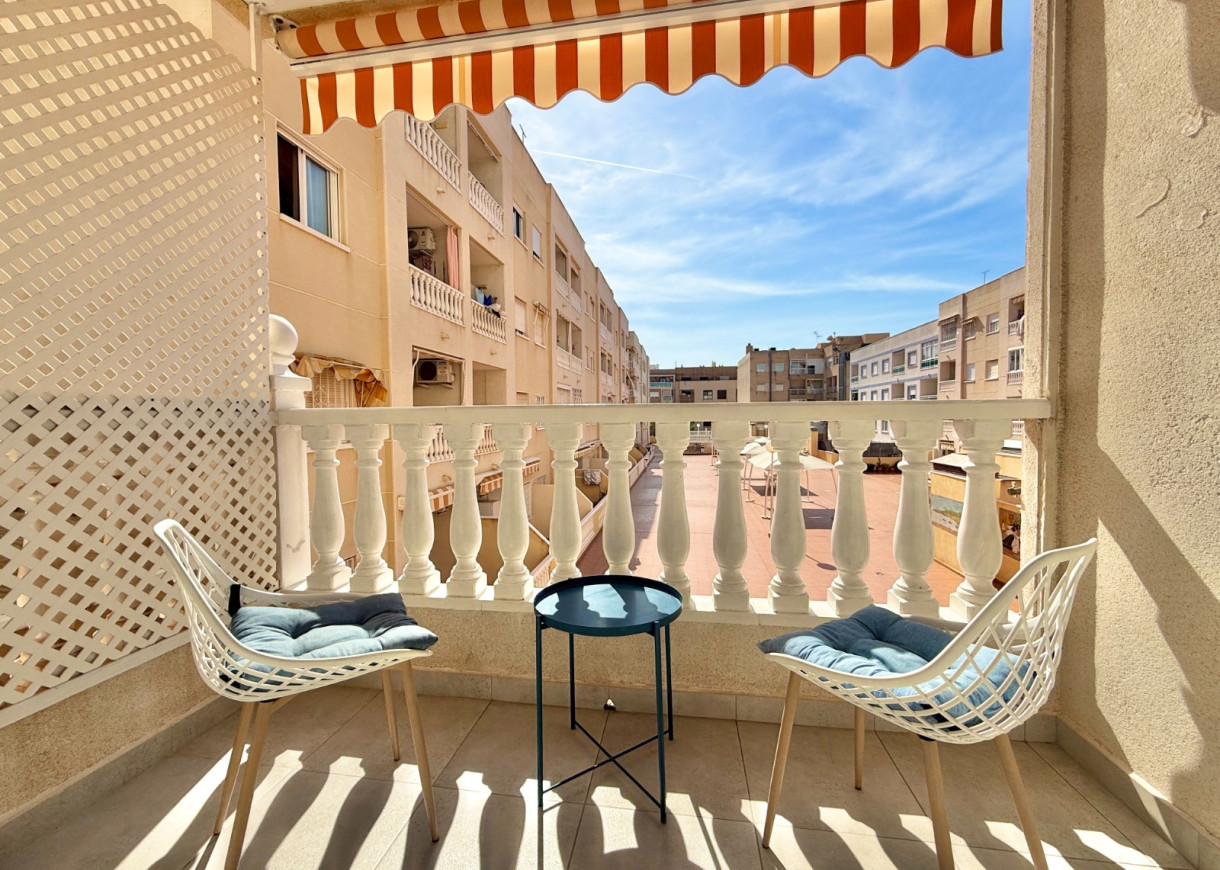 Resale - Apartment - Torrevieja - Centro