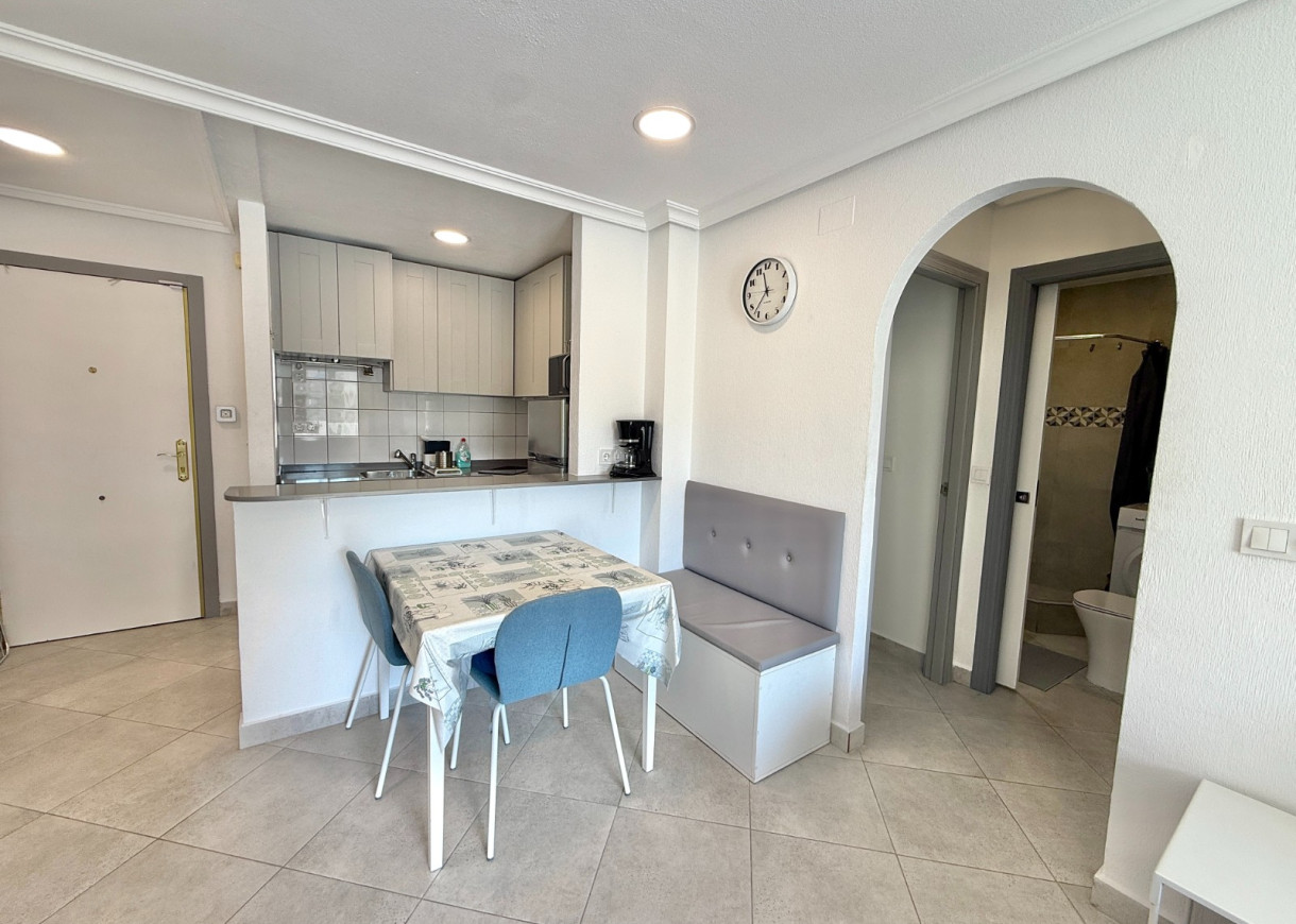 Resale - Apartment - Torrevieja - Centro