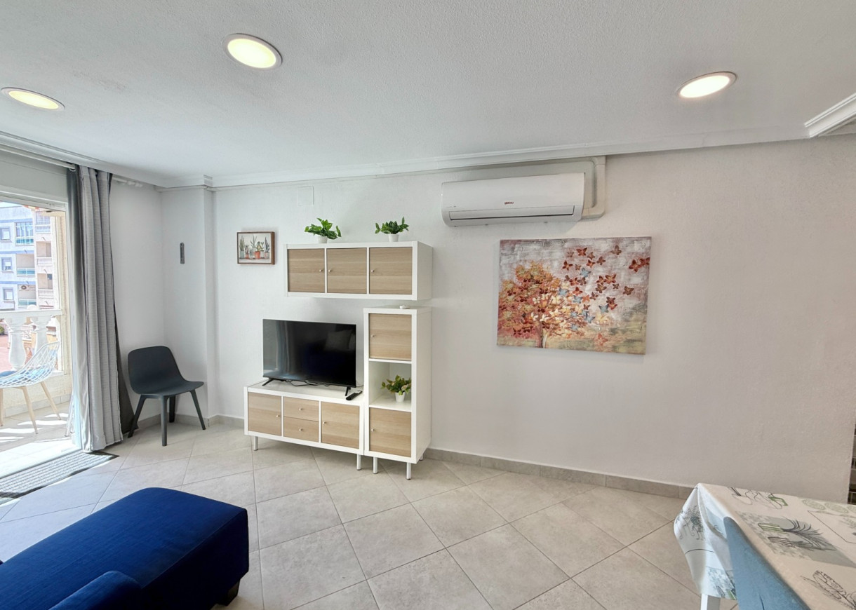 Resale - Apartment - Torrevieja - Centro