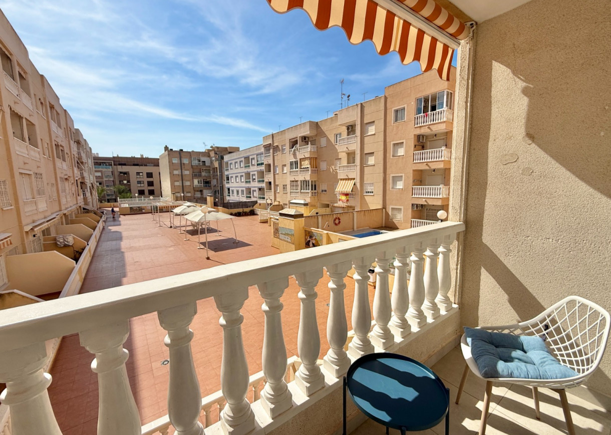Resale - Apartment - Torrevieja - Centro