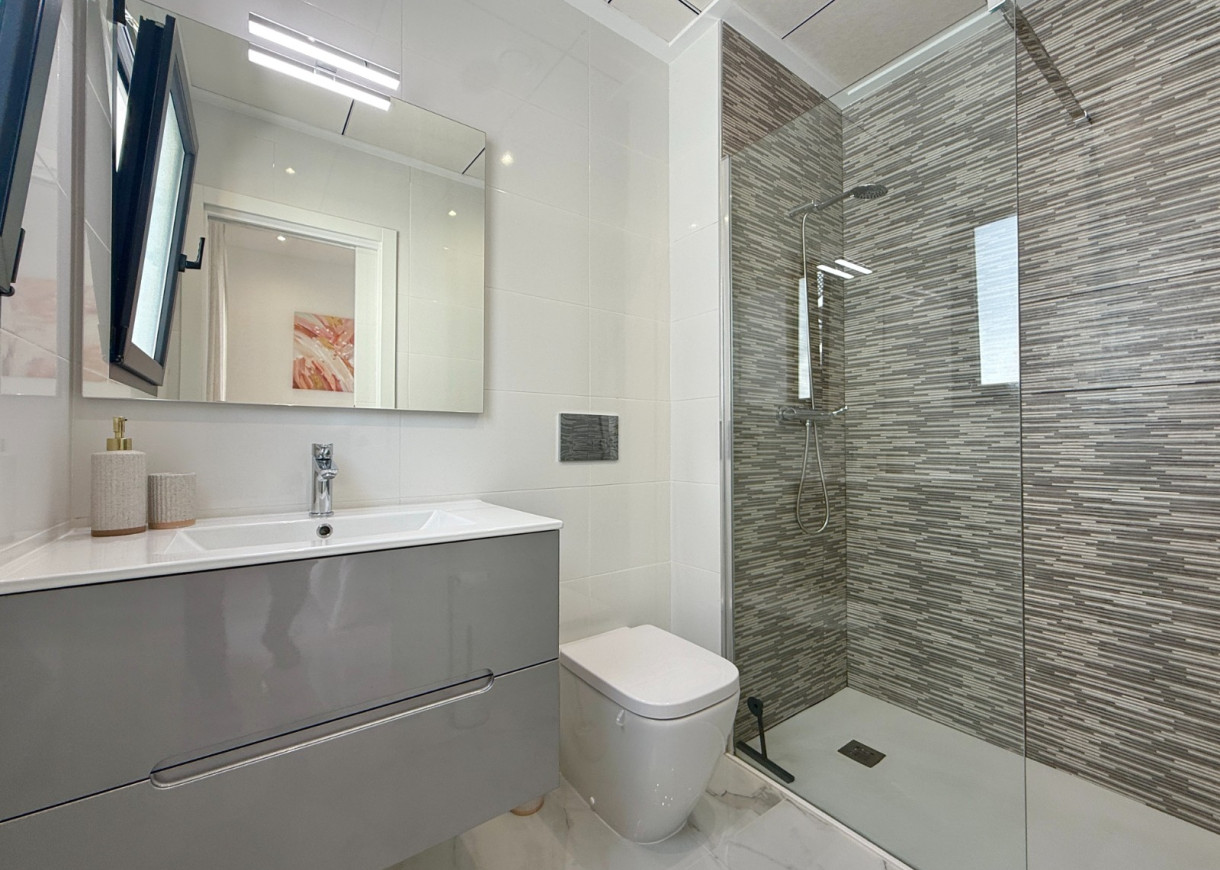 Resale - Villa - Torrevieja - Torretas