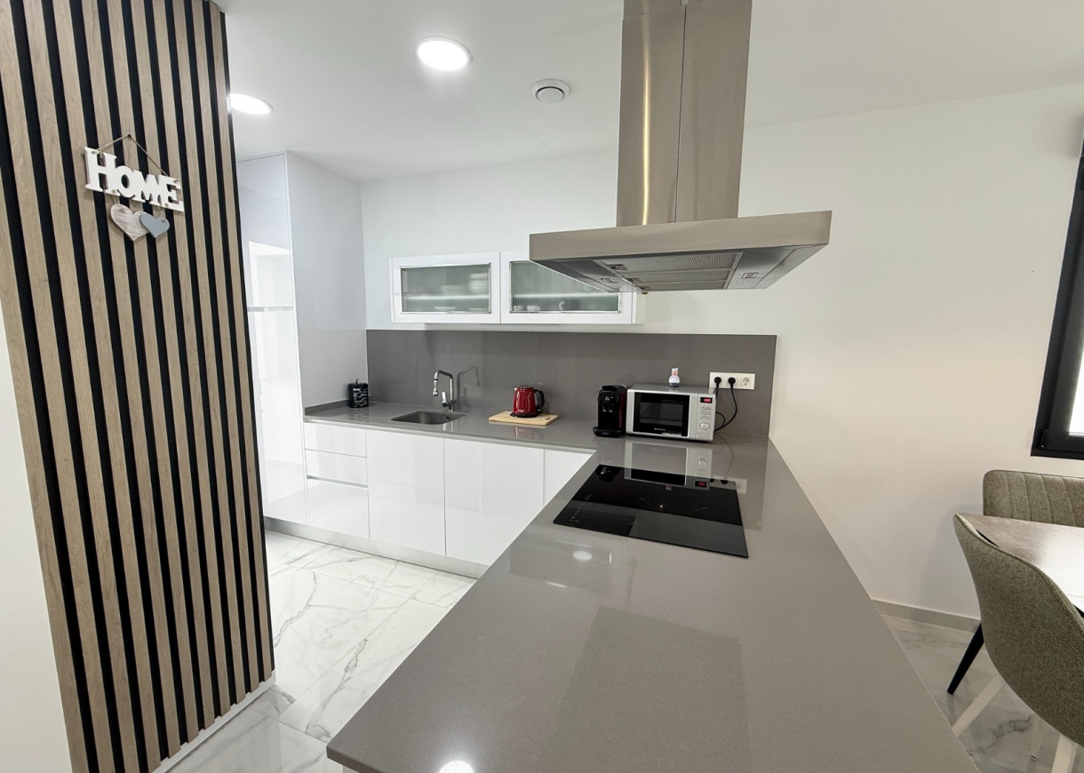 Resale - Villa - Torrevieja - Torretas