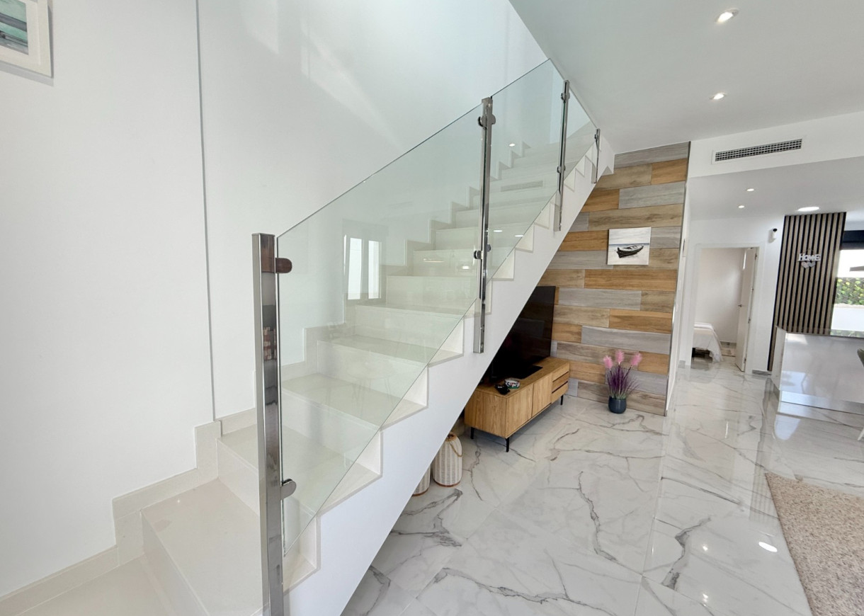 Resale - Villa - Torrevieja - Torretas