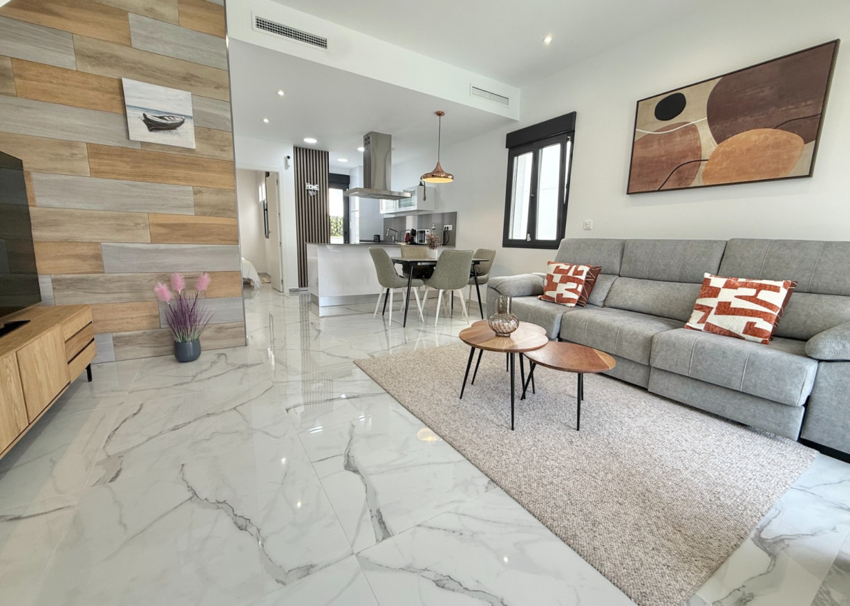 Resale - Villa - Torrevieja - Torretas