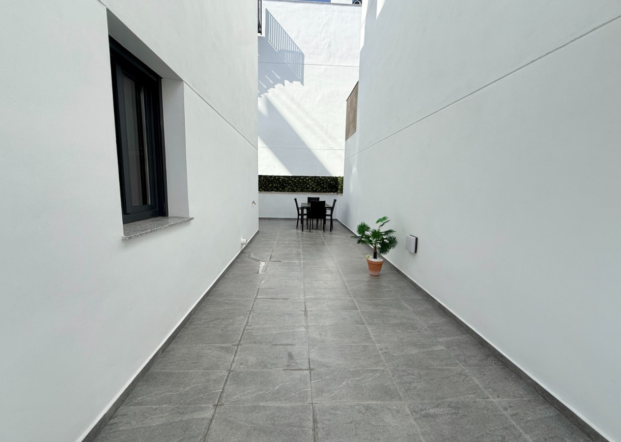 Resale - Villa - Torrevieja - Torretas