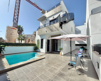 Resale - Villa - Torrevieja - Torretas