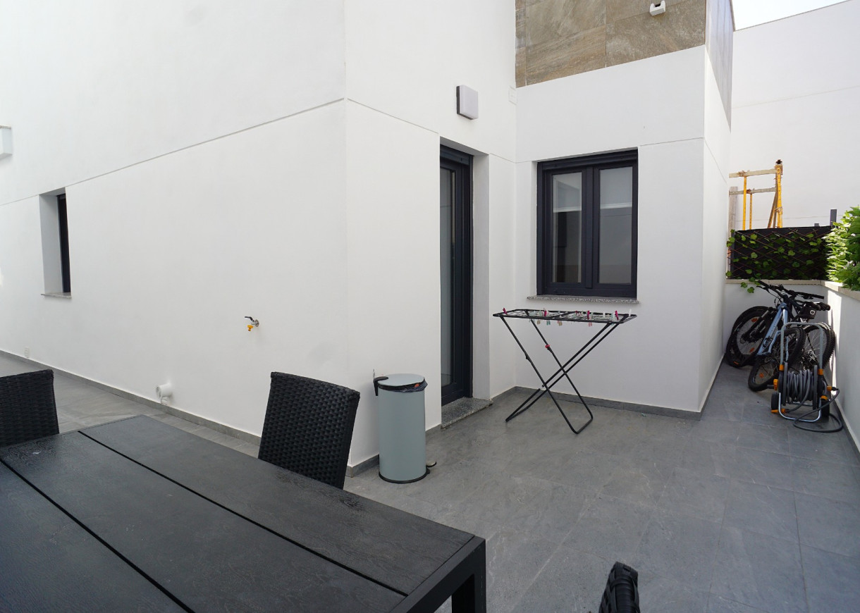 Resale - Villa - Torrevieja - Torretas