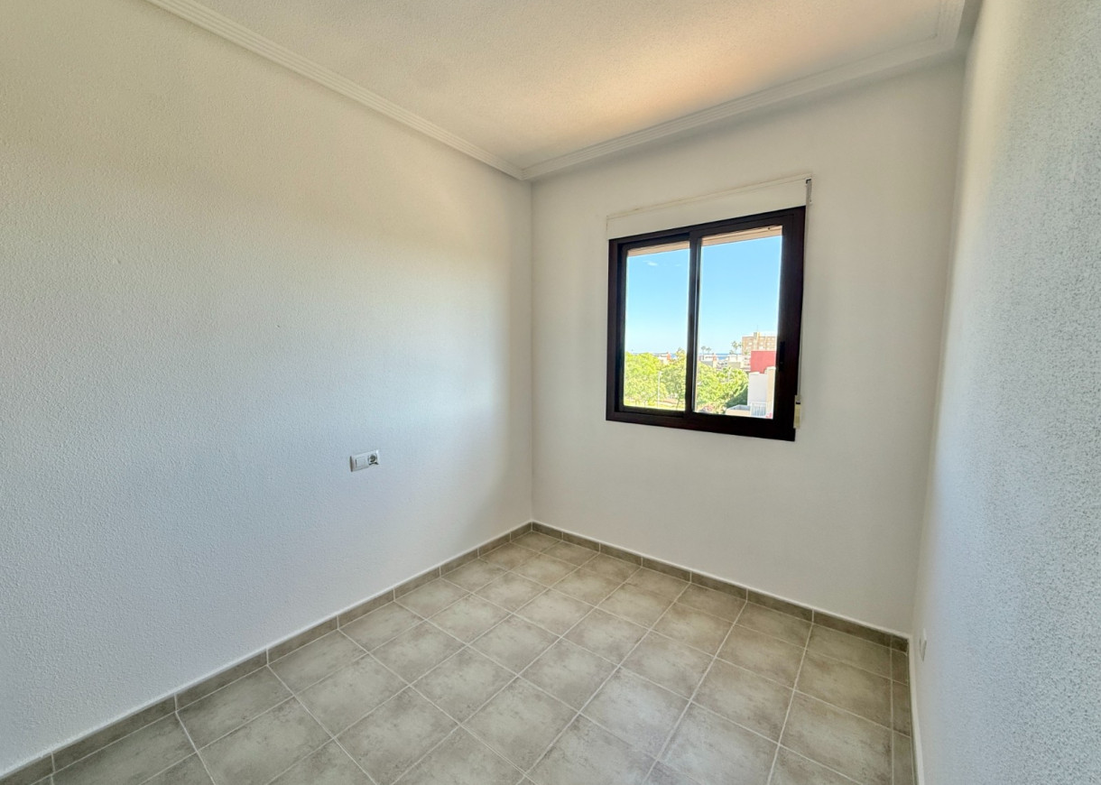 Resale - Lägenhet - Torrevieja - Aguas Nuevas