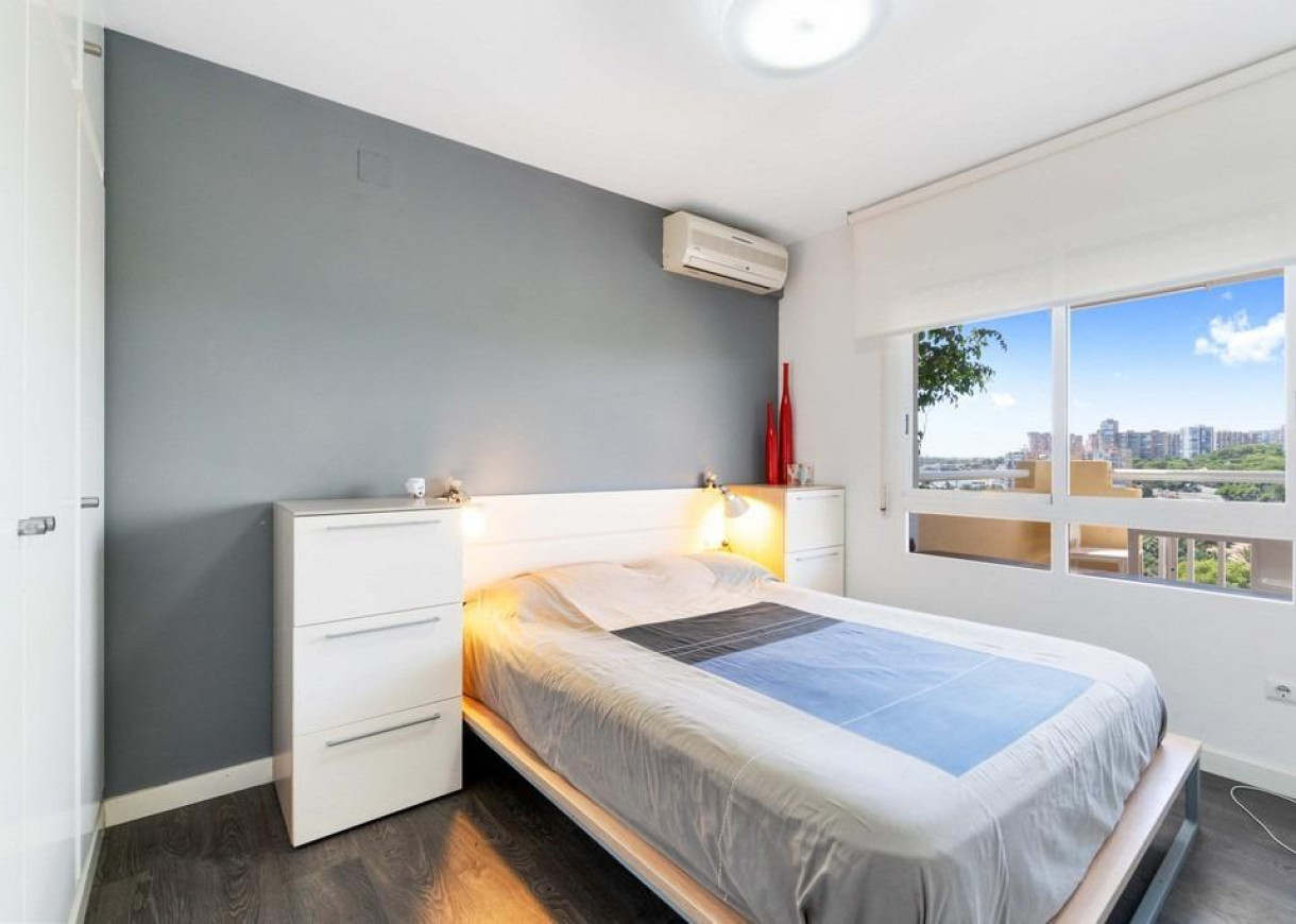 Resale - Apartment - Orihuela Costa - Campoamor