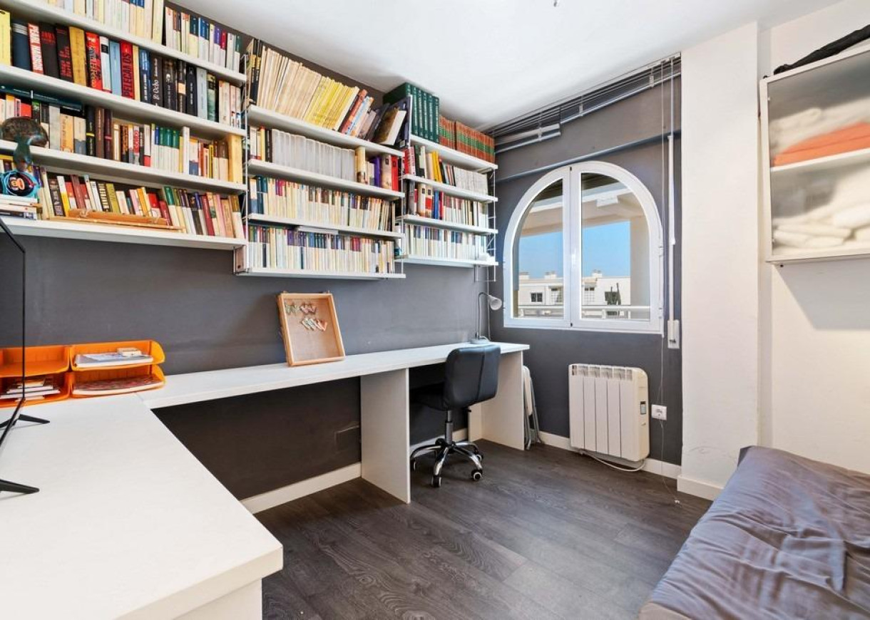 Resale - Apartment - Orihuela Costa - Campoamor