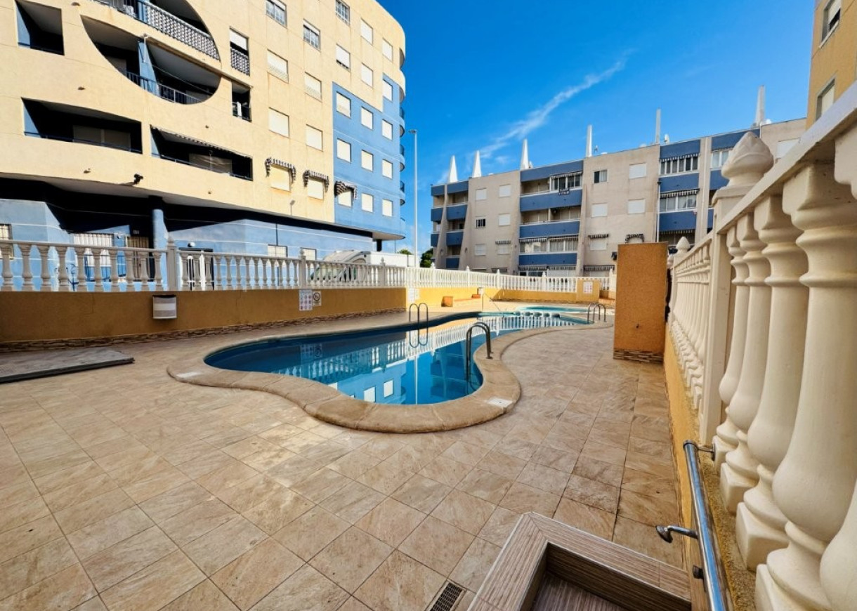 Resale - Apartment - La Mata - Torrevista Playa