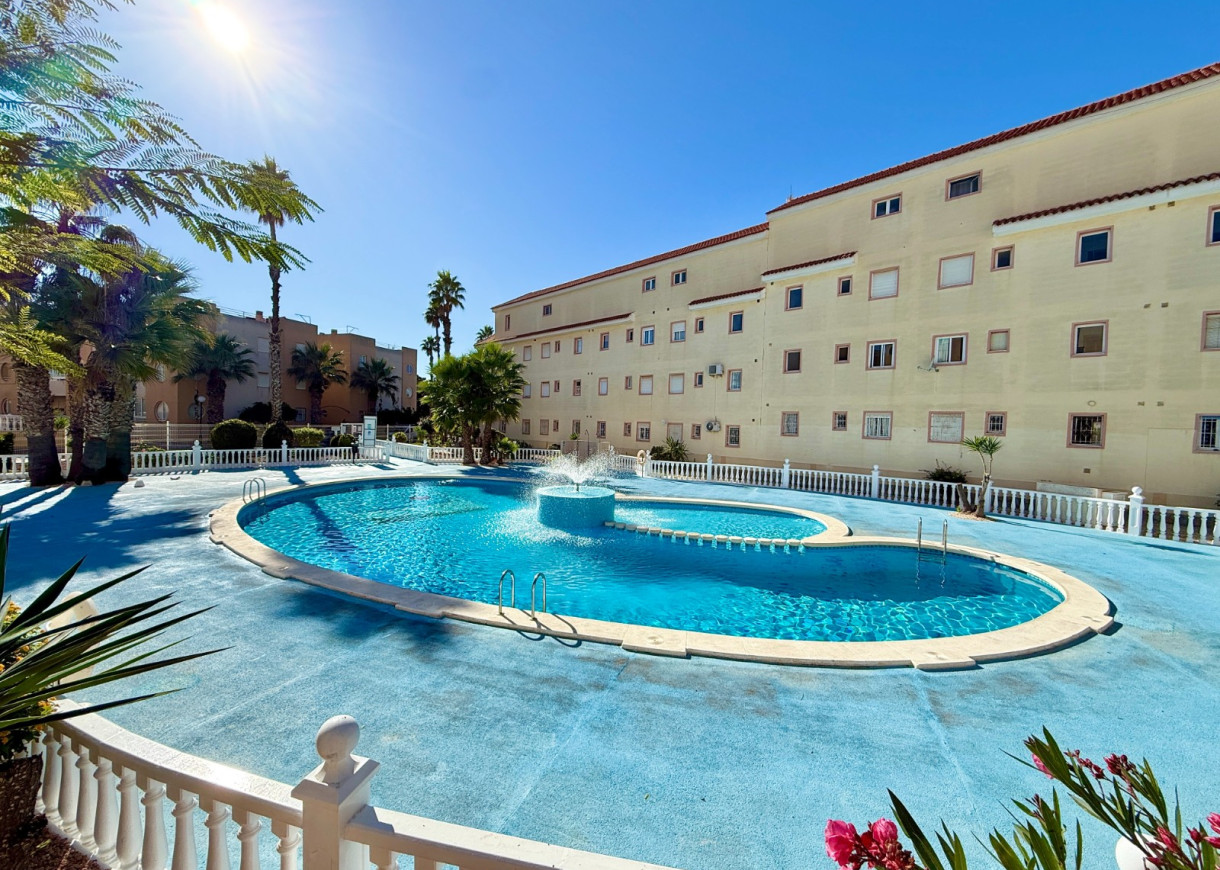 Resale - Apartment - Torrevieja - San Luis / La Siesta