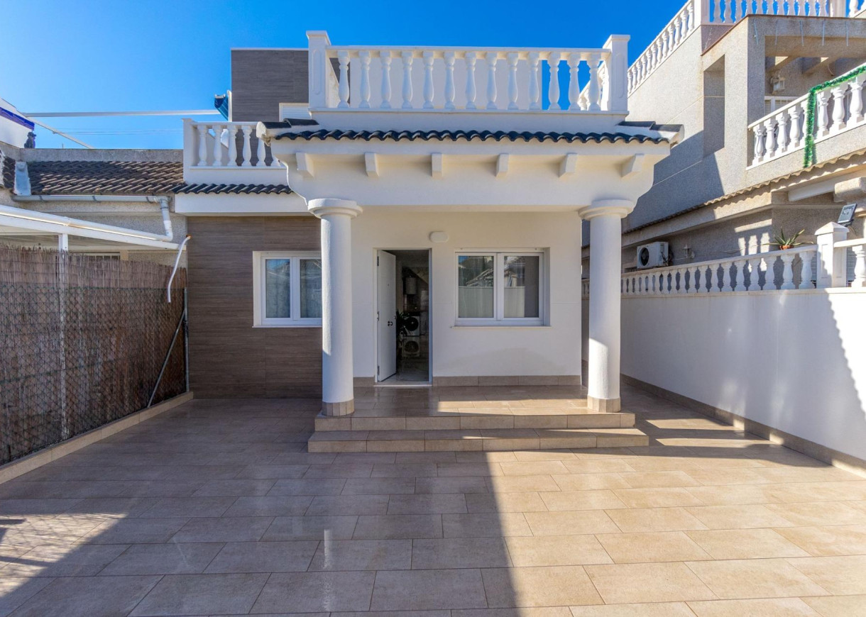 Resale - Villa - Torrevieja - El chaparral