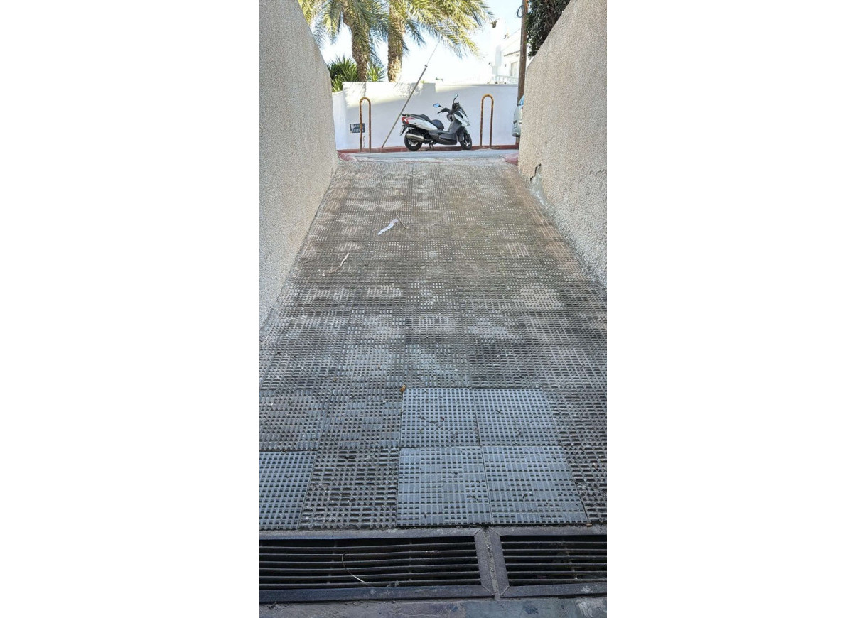 Resale - Garage - Torrevieja - Torreblanca