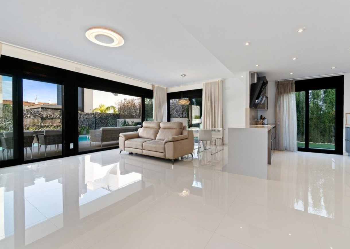 Resale - Villa - Orihuela Costa - Agua Marina