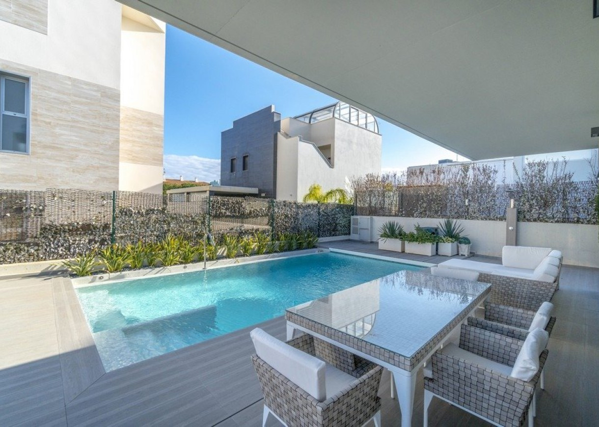 Resale - Villa - Orihuela Costa - Agua Marina