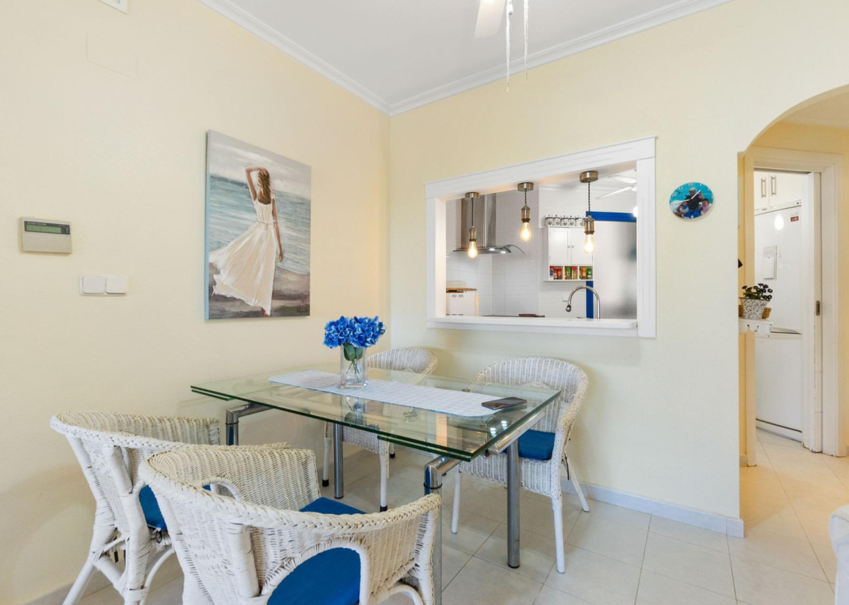 Resale - Apartment - Orihuela Costa - Campoamor