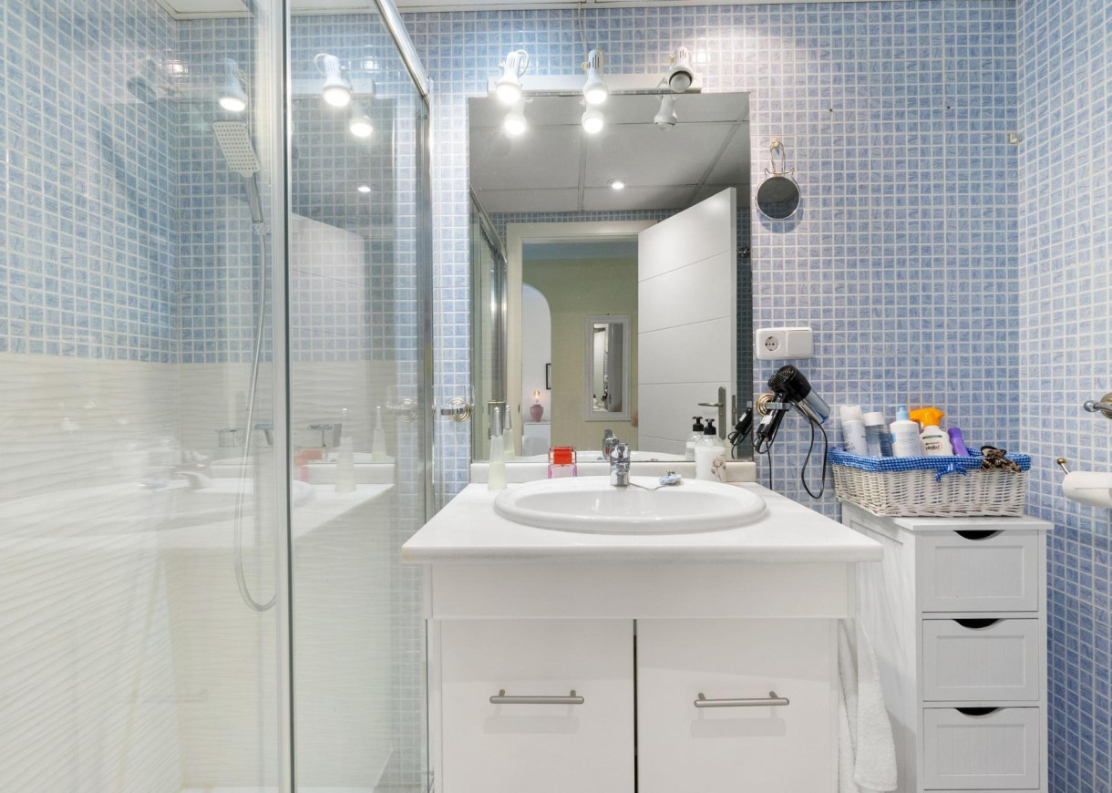 Resale - Apartment - Orihuela Costa - Campoamor