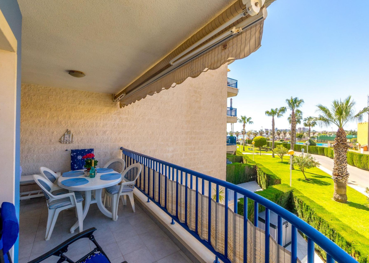 Resale - Apartment - Orihuela Costa - Campoamor