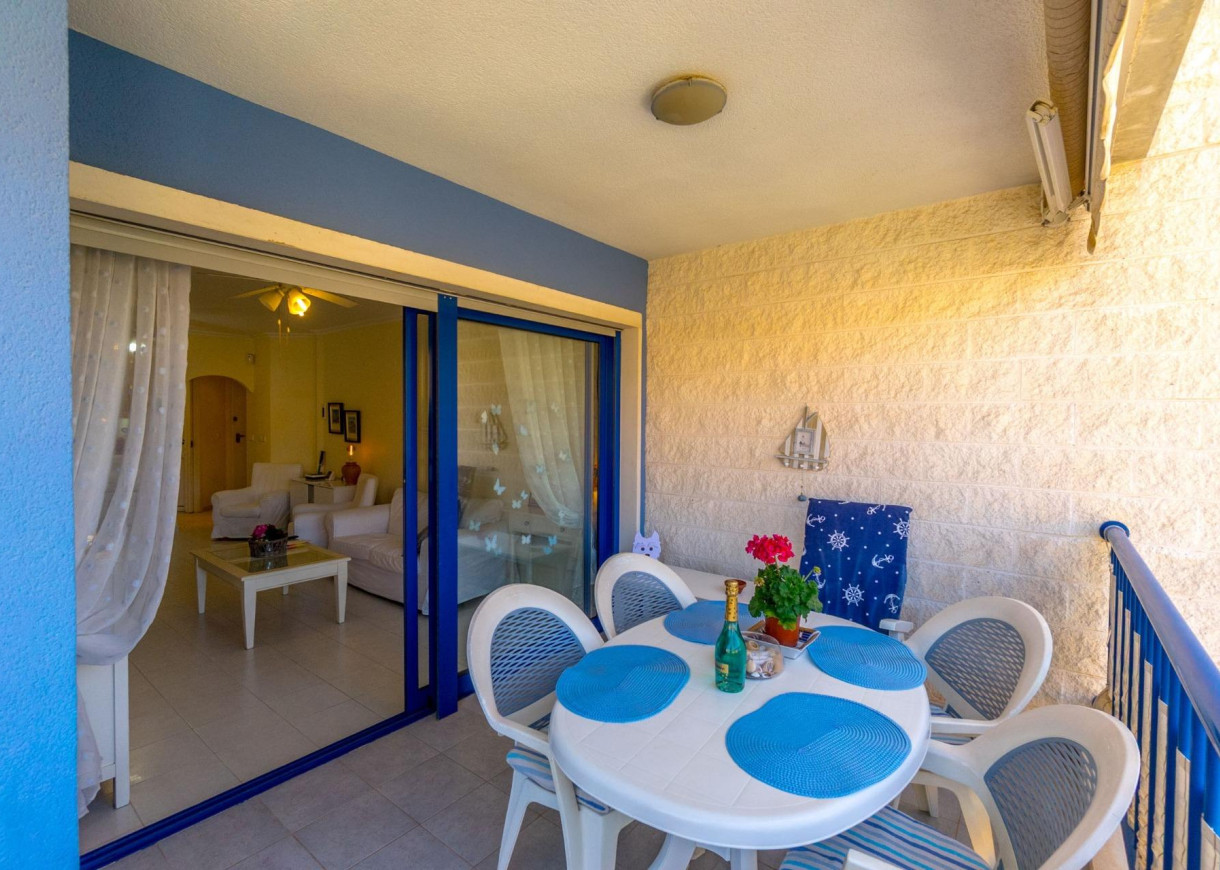 Resale - Apartment - Orihuela Costa - Campoamor