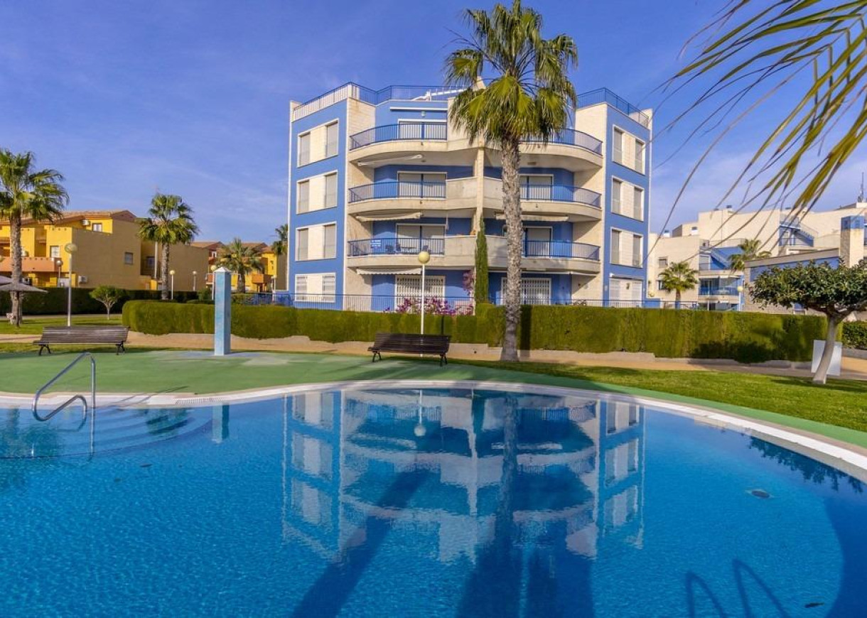 Resale - Apartment - Orihuela Costa - Campoamor
