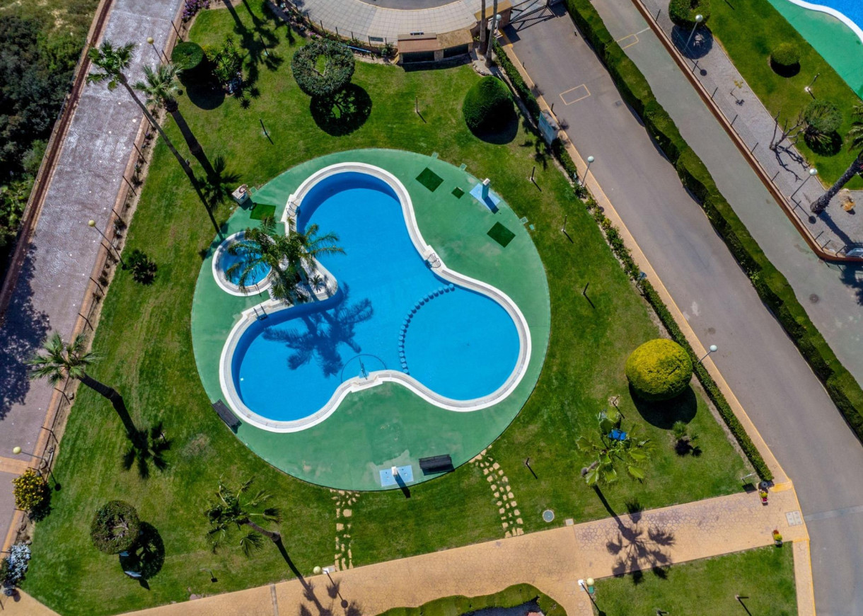 Resale - Apartment - Orihuela Costa - Campoamor