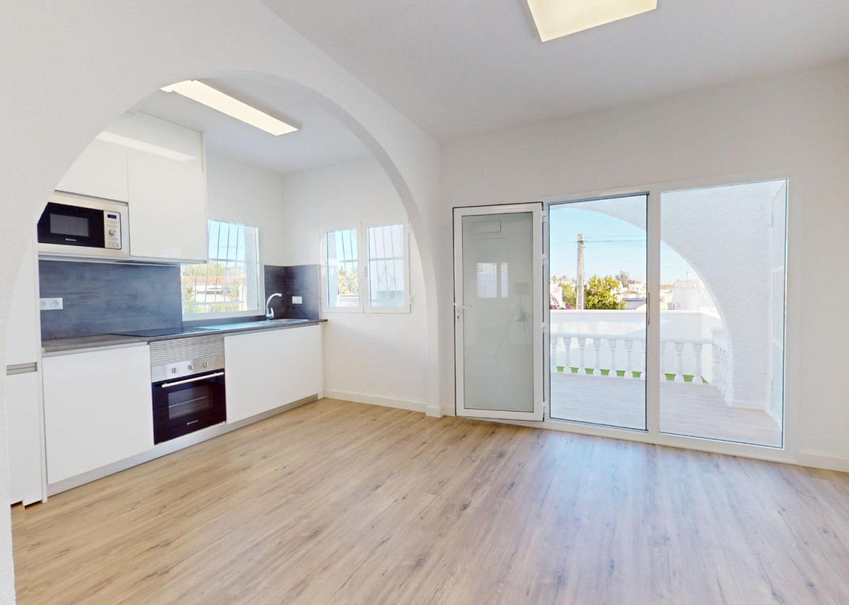 Resale - Bungalow - San Miguel de Salinas - BLUE LAGOON