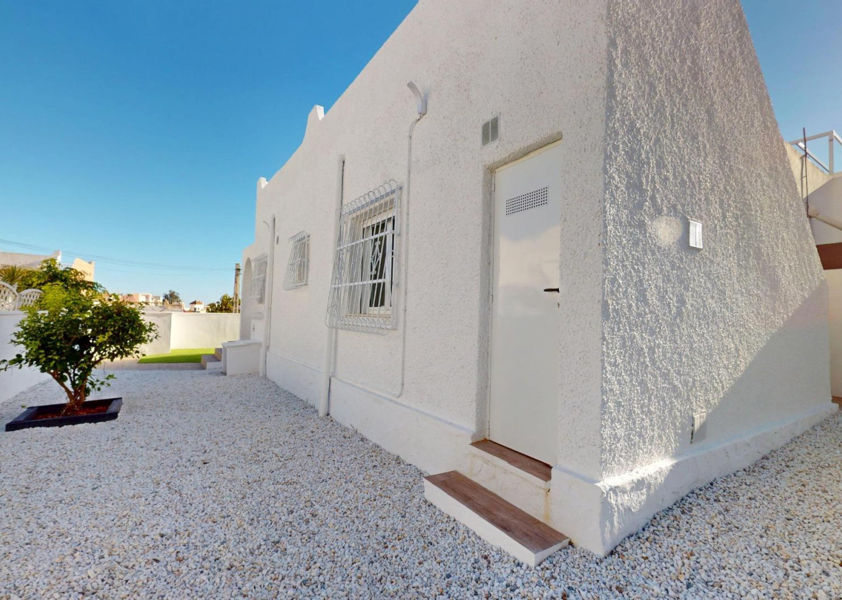 Resale - Bungalow - San Miguel de Salinas - BLUE LAGOON