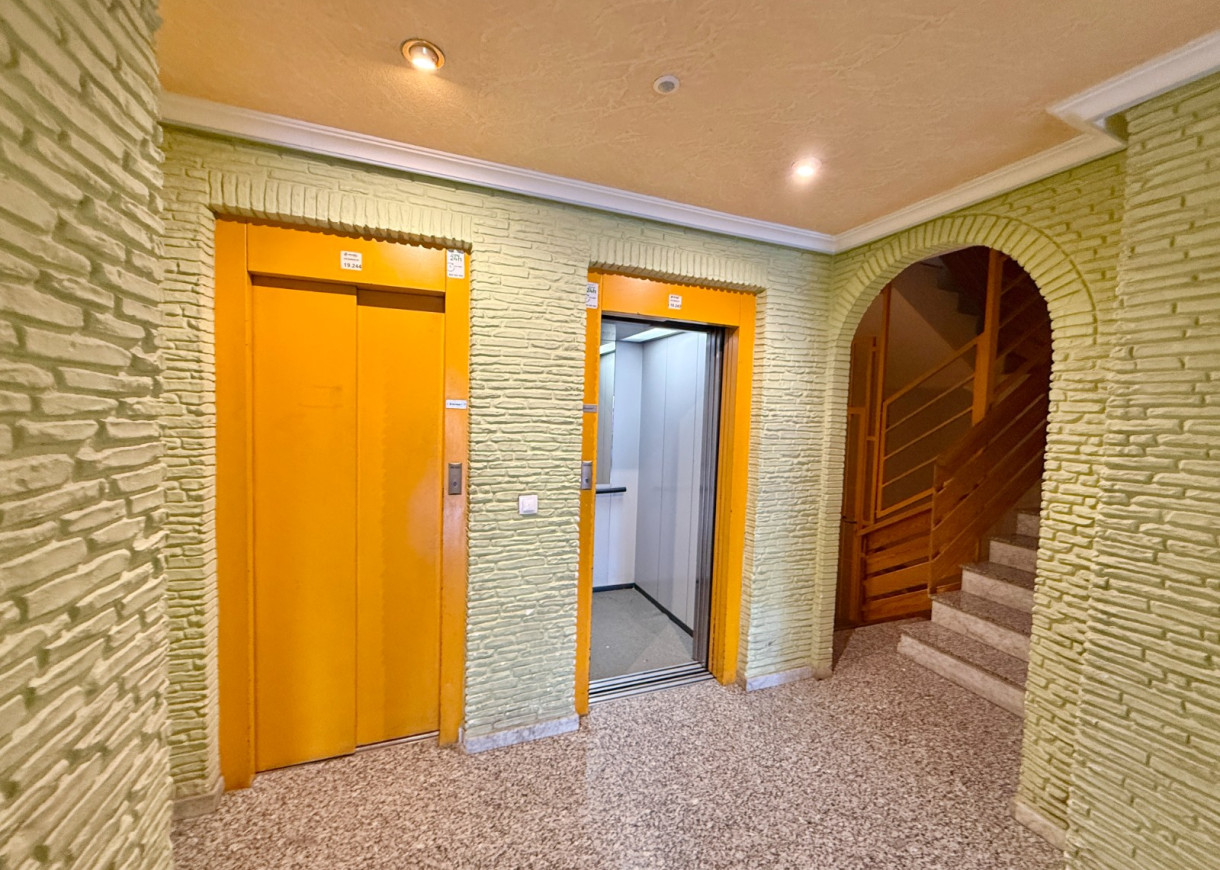 Resale - Apartment - Torrevieja - Centro