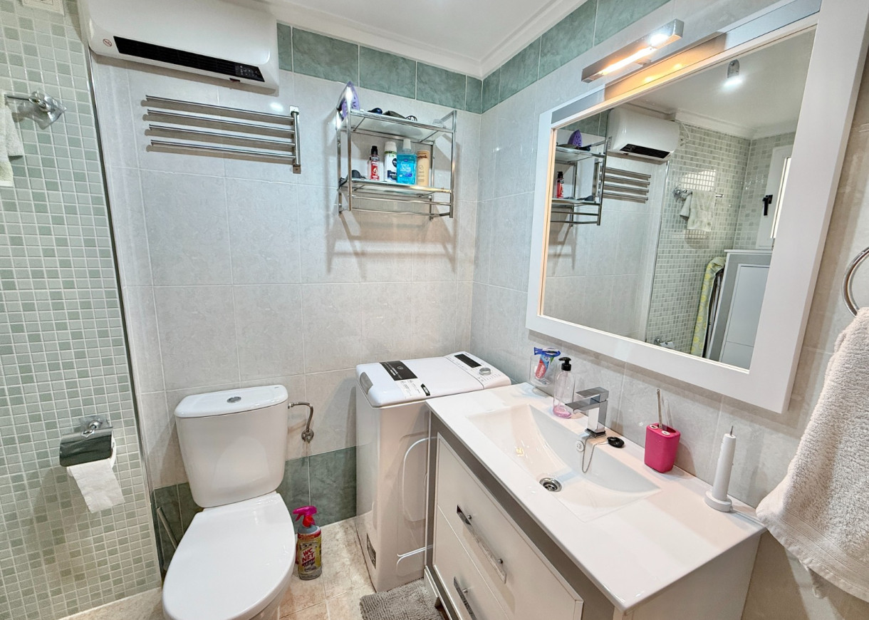 Resale - Apartment - Torrevieja - Centro