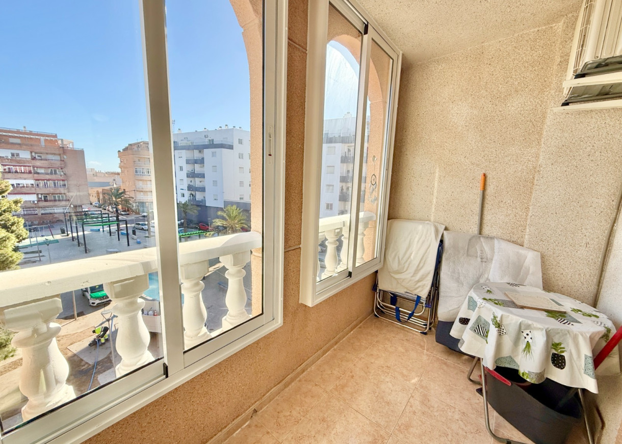 Resale - Apartment - Torrevieja - Centro